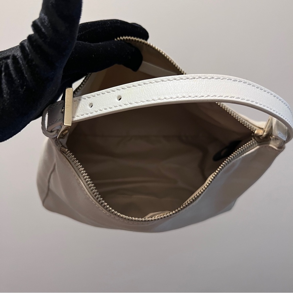 Authentic🤍Vintage FENDI hobo bag.White - Picture 7 of 11
